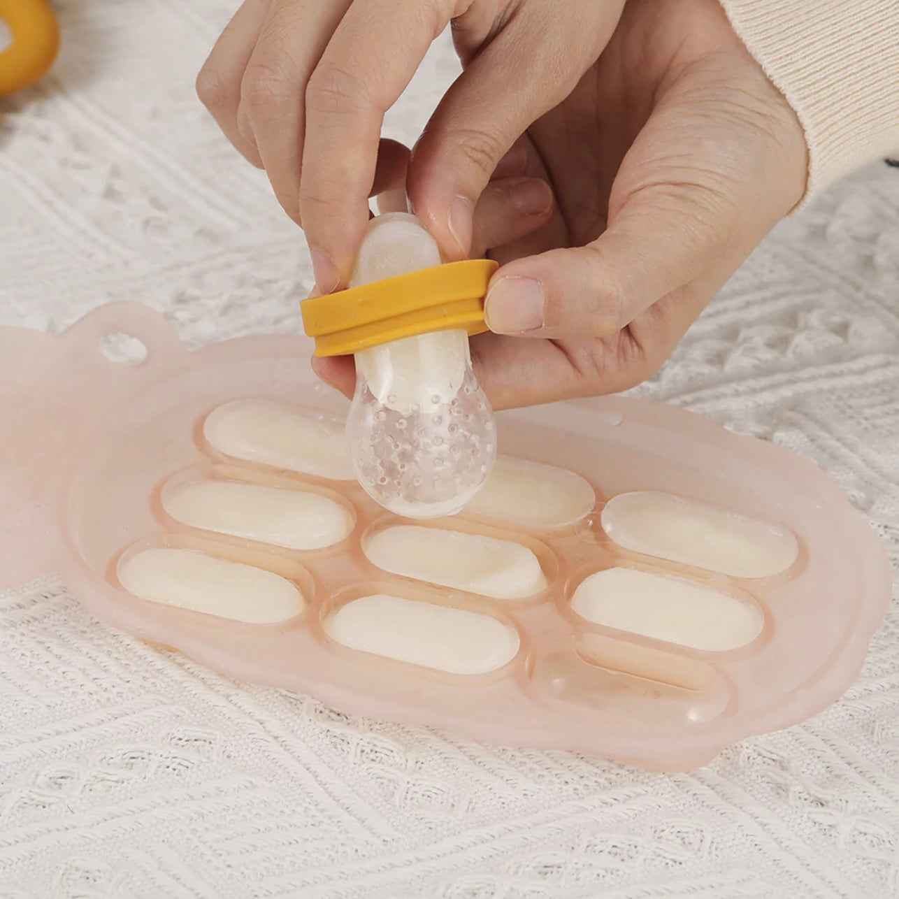 Haakaa Pineapple Silicone Nibble Tray